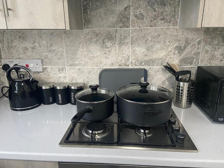 Apartment 2 Bedroom Flat In *