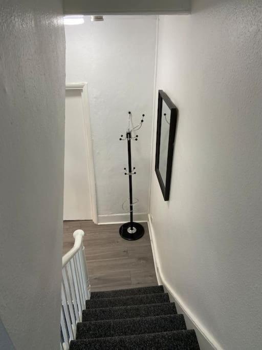2 Bedroom Flat In Apartment *