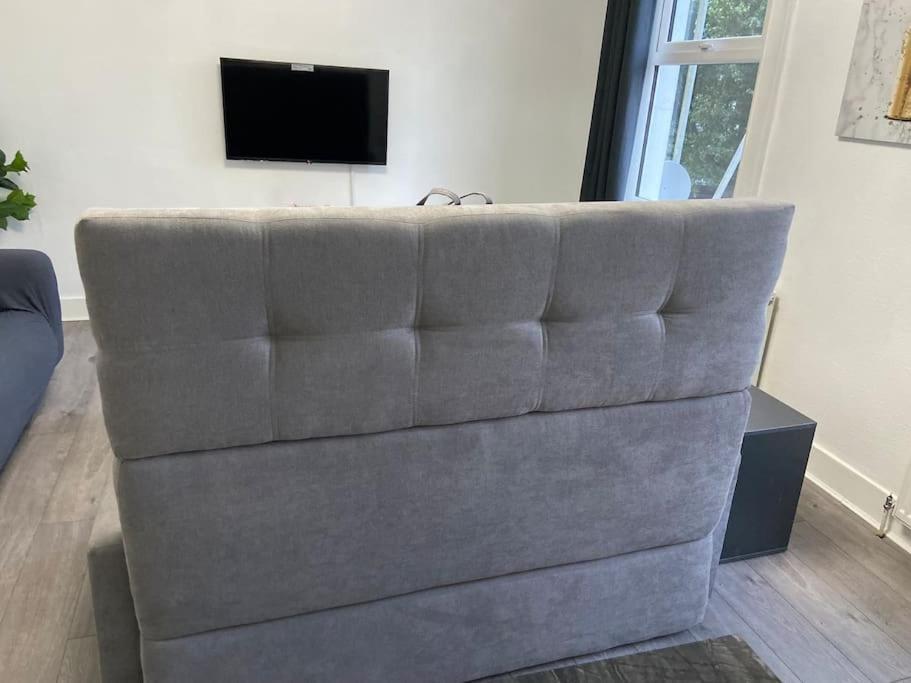 Apartment 2 Bedroom Flat In *