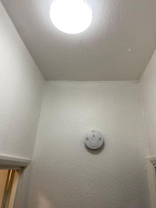 2 Bedroom Flat In Apartment
