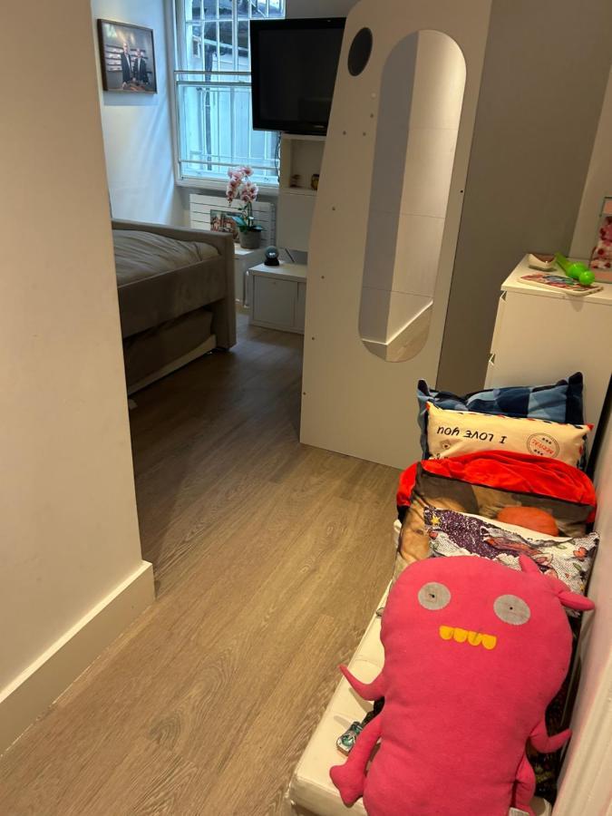 Oasis: Urban Retreat With Breakfast And Yoga Homestay London