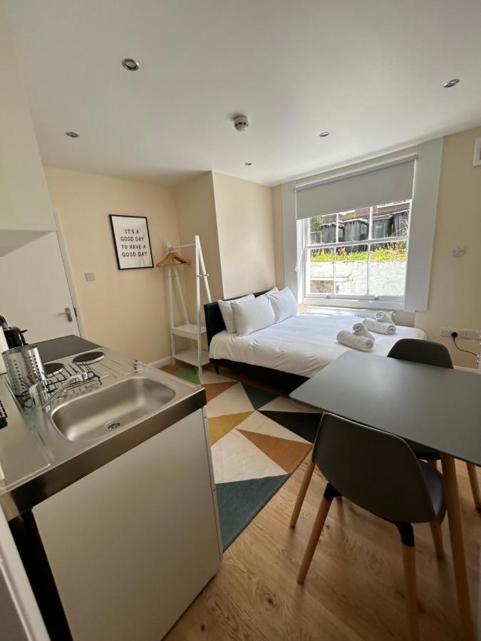 Flat 1, 128a Belsize Road Nw6 4bg * London