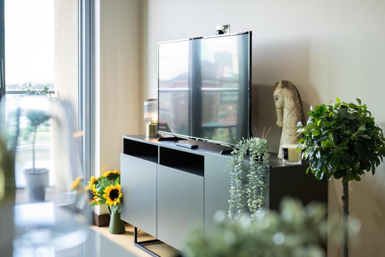 Livestay-stunning With Private Balcony & River Views *
