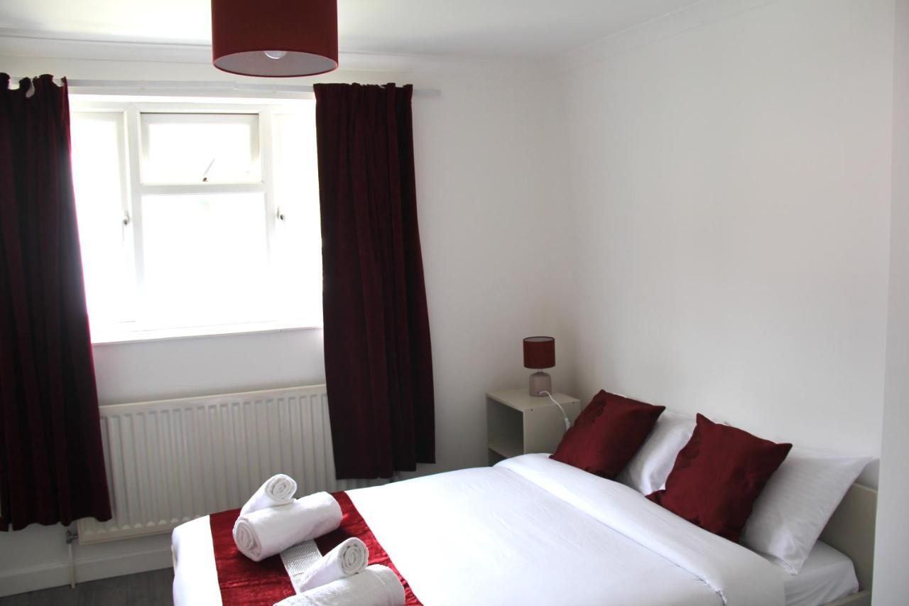 Holiday home Coolfin House-close To Excel, Contractors, Relocators, Paid Parking