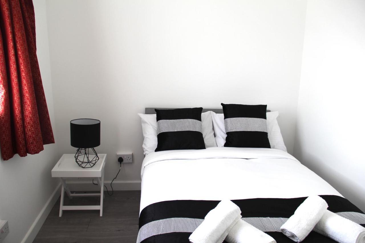 Holiday home Coolfin House-close To Excel, Contractors, Relocators, Paid Parking