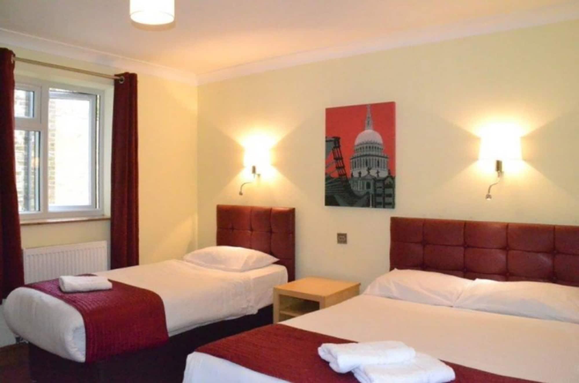 65 Hotel Londres