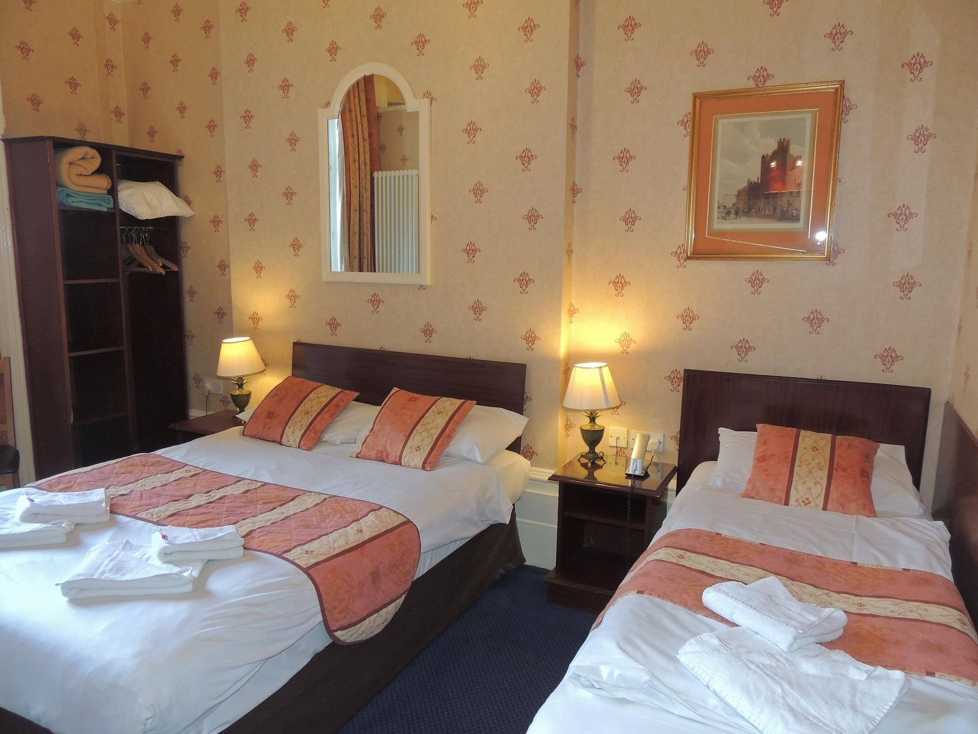 Dolphin 3* London