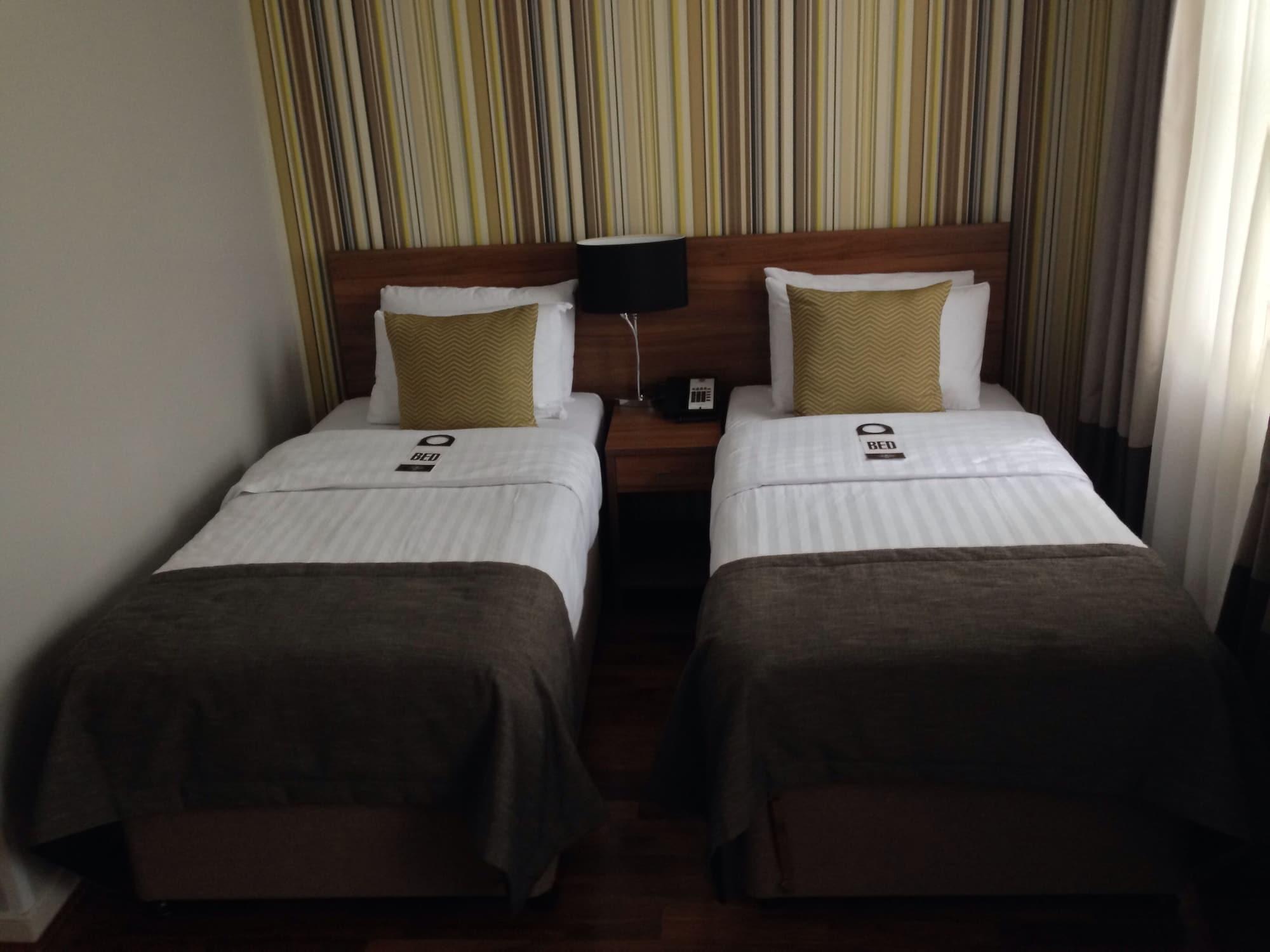 Western Mornington Hyde Park Hotel