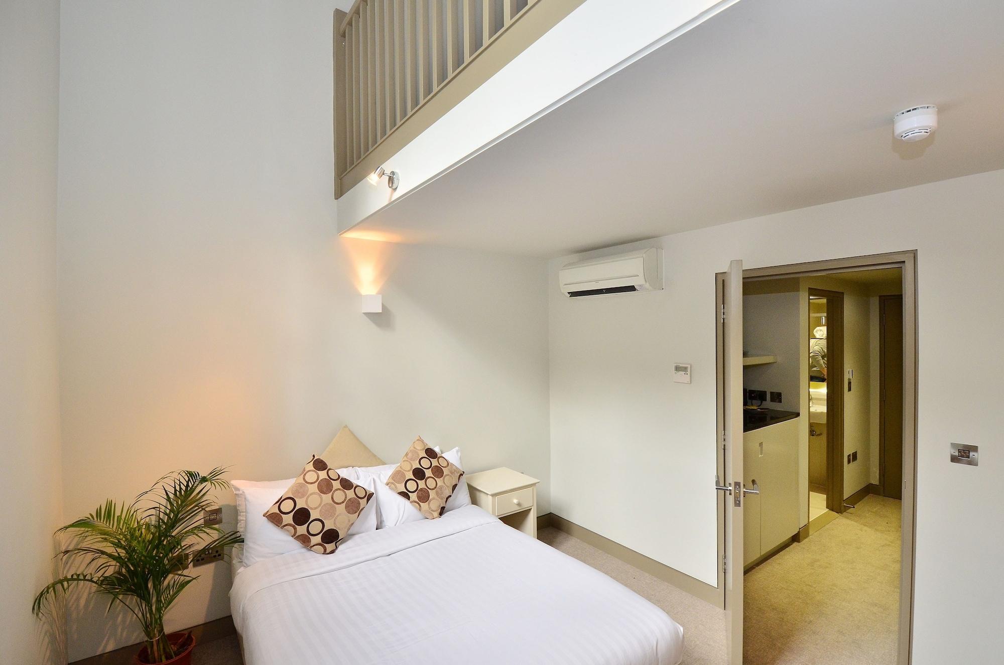 Aparthotel Arch 4*