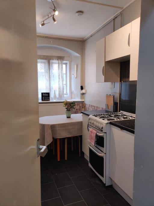 Simply Shoreditch 1 Bed Space * London