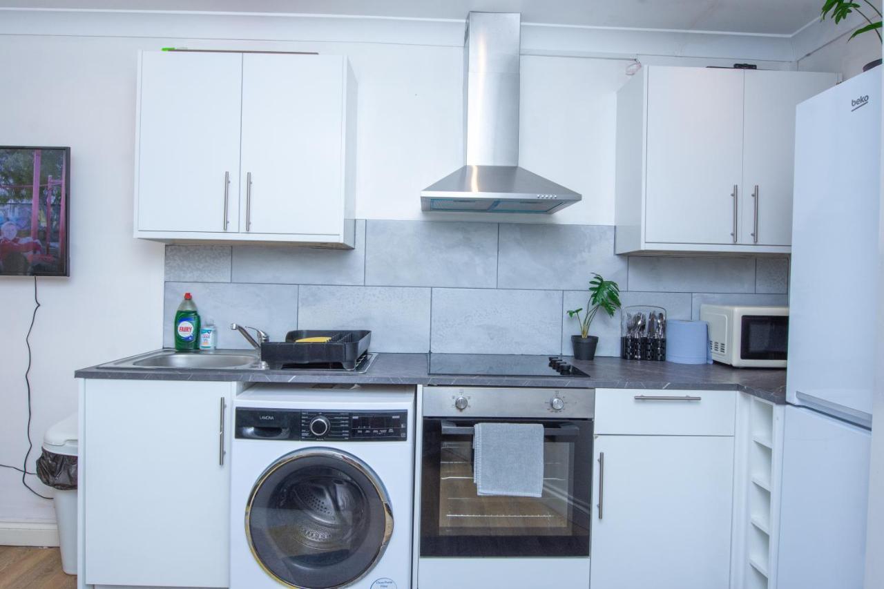 Apartment Evergreen Apartments-flat 4, *