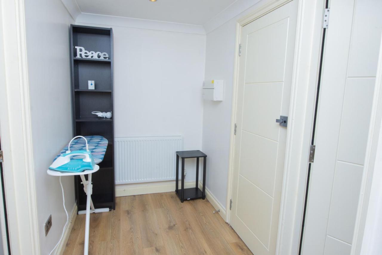 Evergreen Apartments-flat 4, Apartment London
