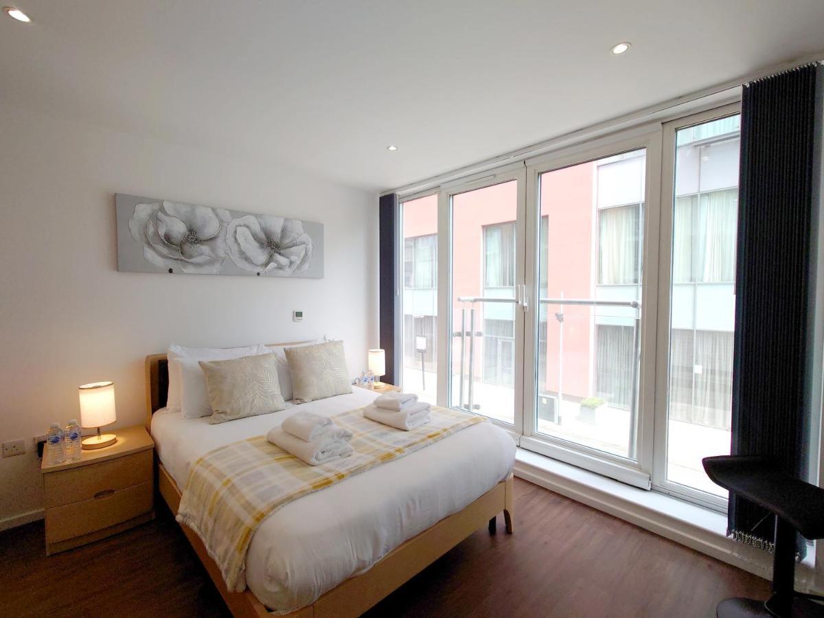 Fully Serviced Two Bed By Excel & O2 Apartamento *