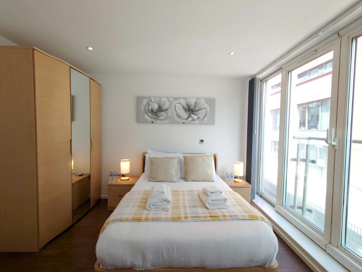 Fully Serviced Two Bed By Excel & O2 Apartamento