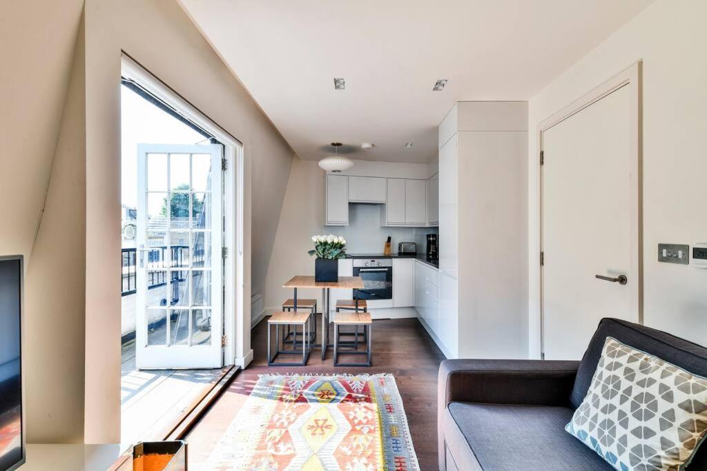 Knightsbridge/chelsea Penthouse Apartment London