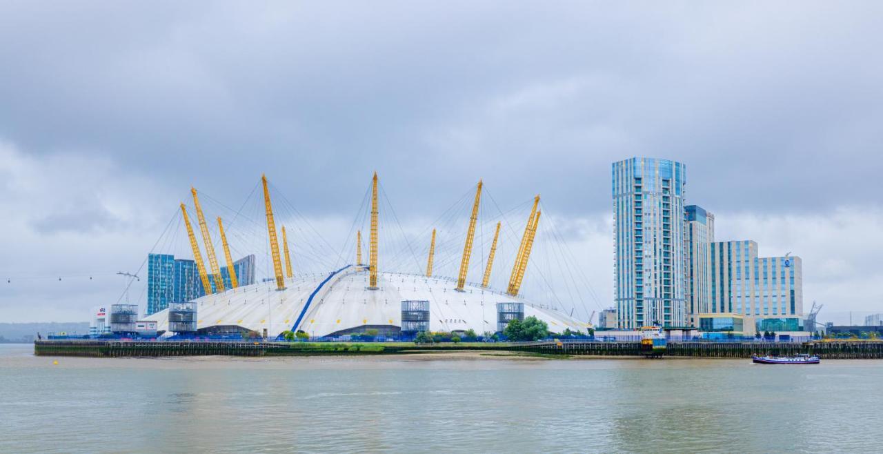 Apartment Two Bed Near Canary Wharf London