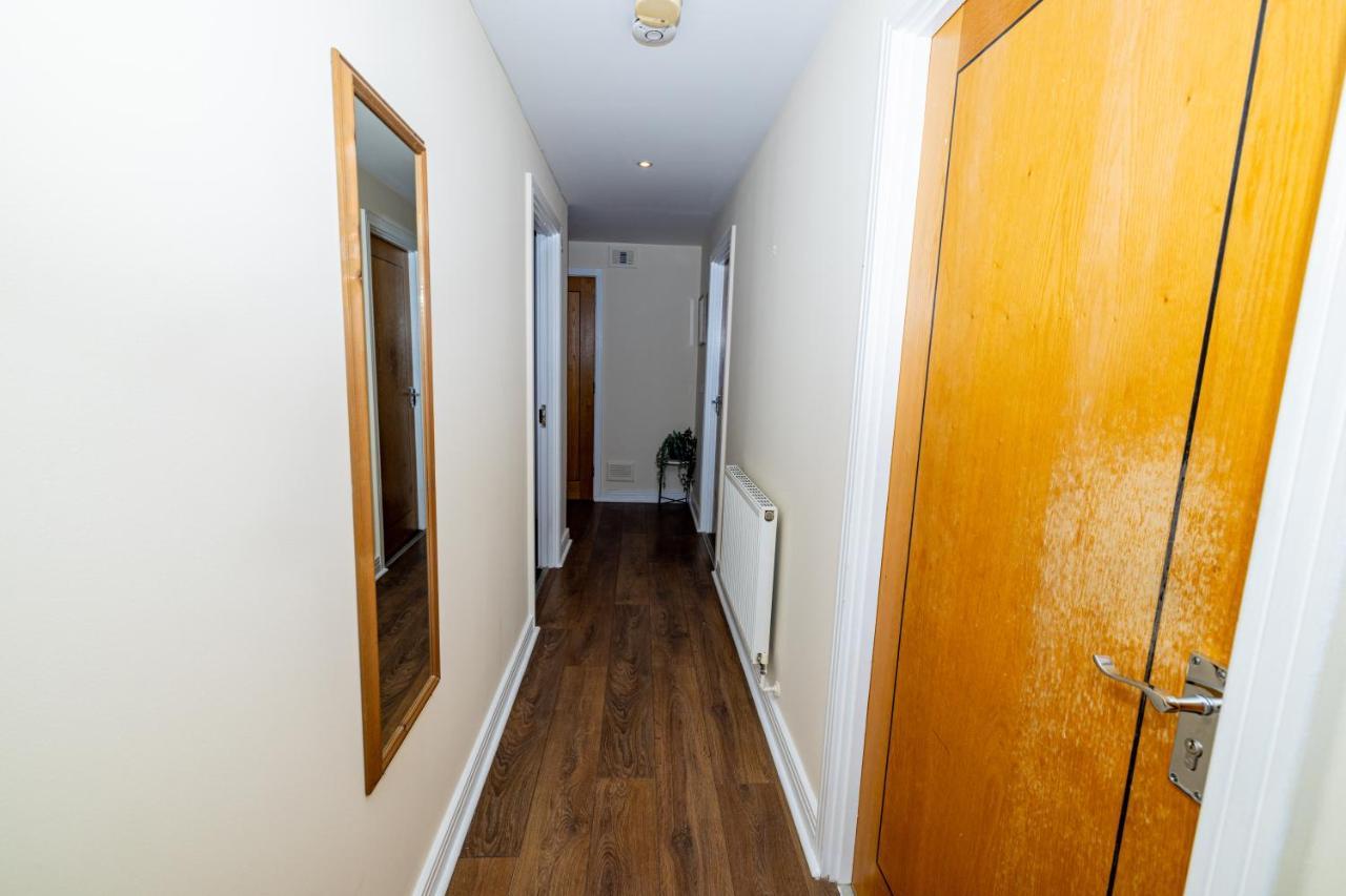 Two Bed Near Canary Wharf London