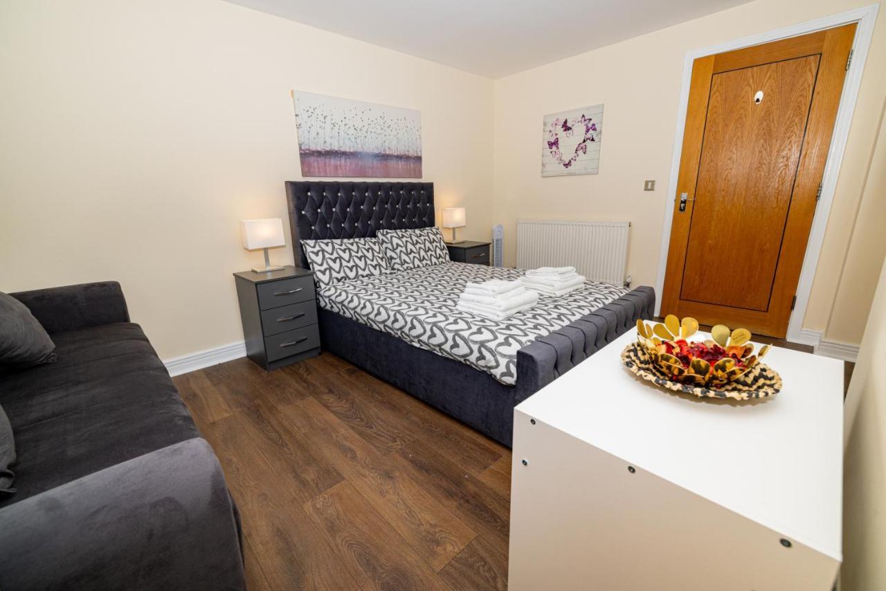 Two Bed Near Canary Wharf London