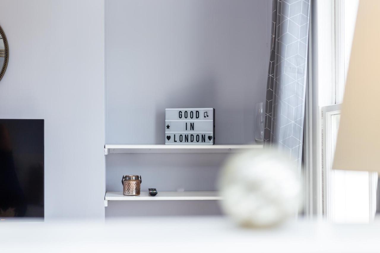 Apartment Aryas London