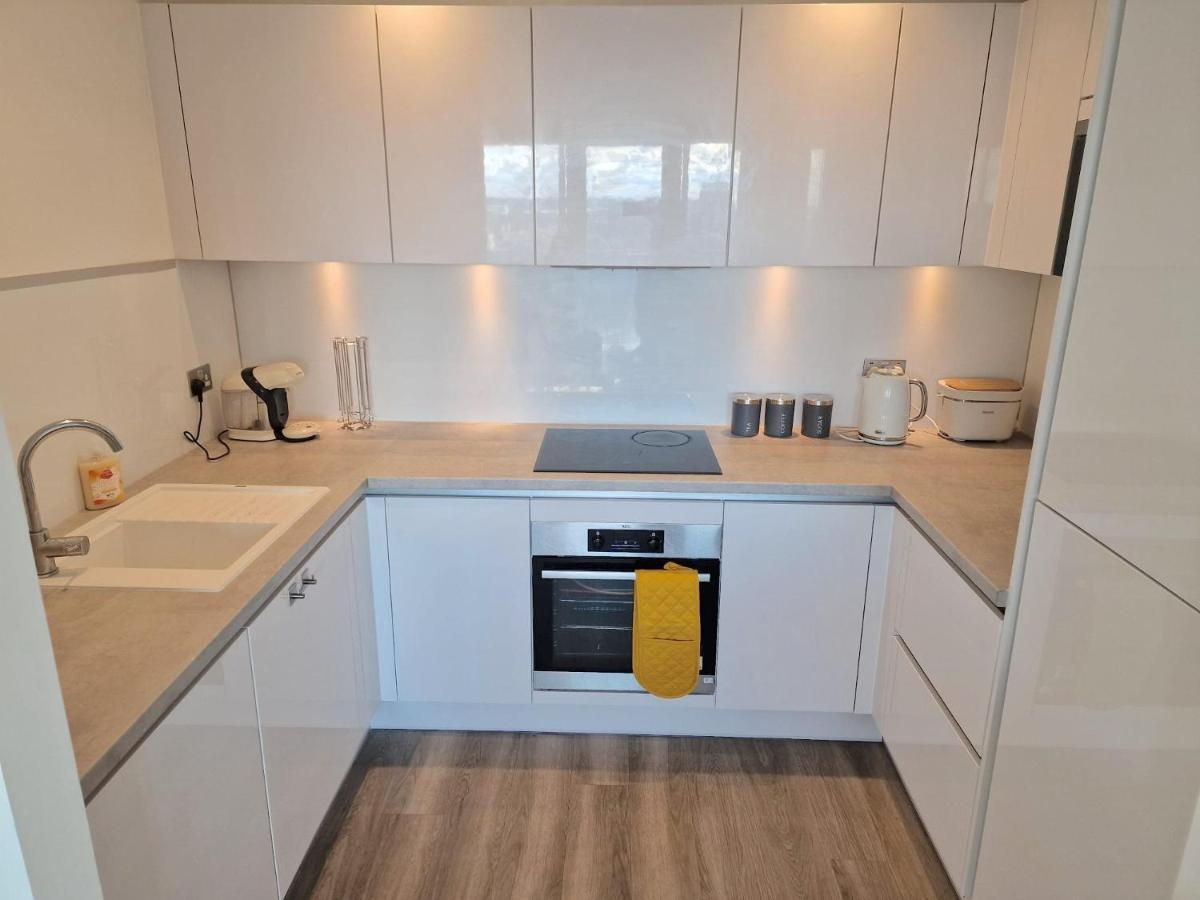 Apartamento One Bedroom Near Southall Station! *