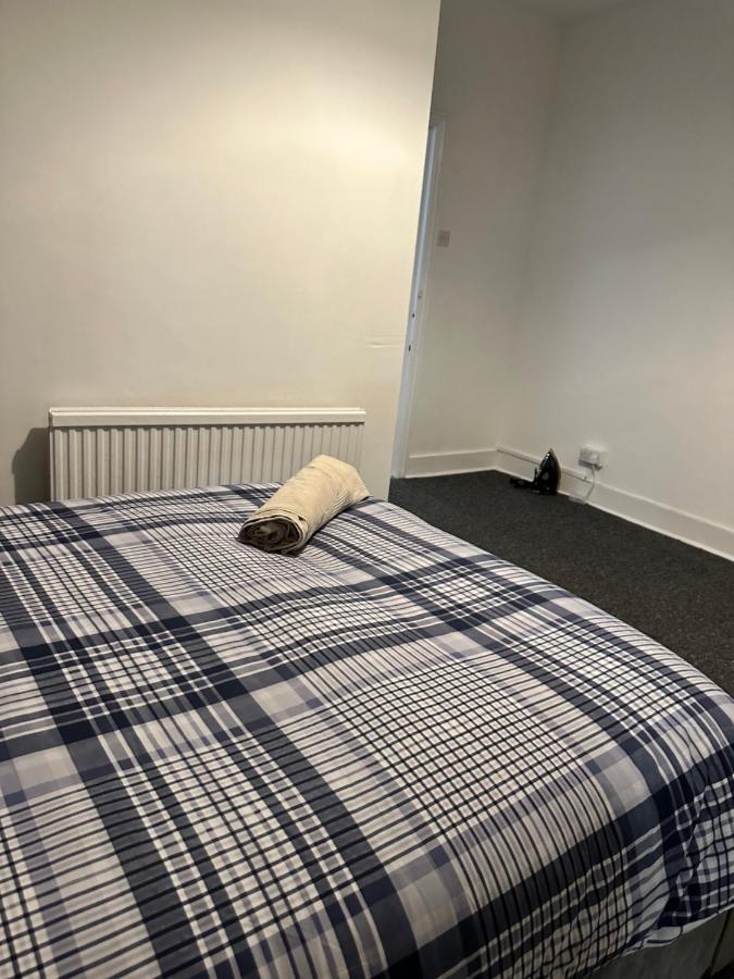 Holiday home 3 Bedroom House With Garden In Tottenham