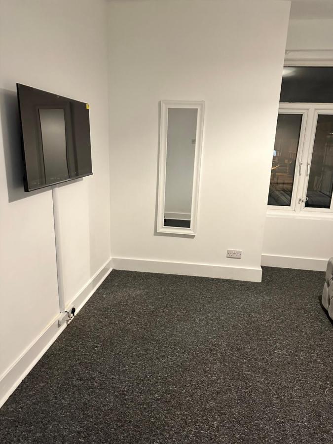 3 Bedroom House With Garden In Tottenham * London