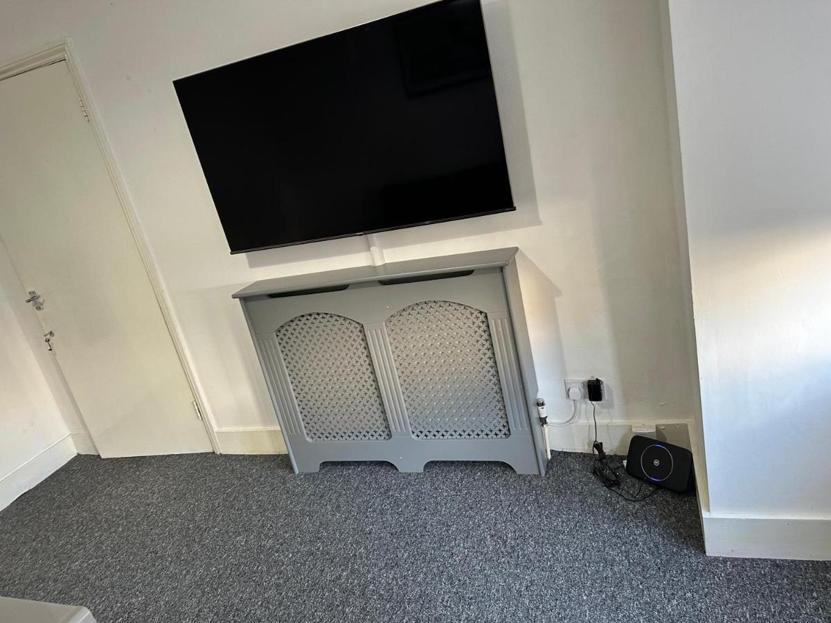 3 Bedroom House With Garden In Tottenham Ferienhaus London
