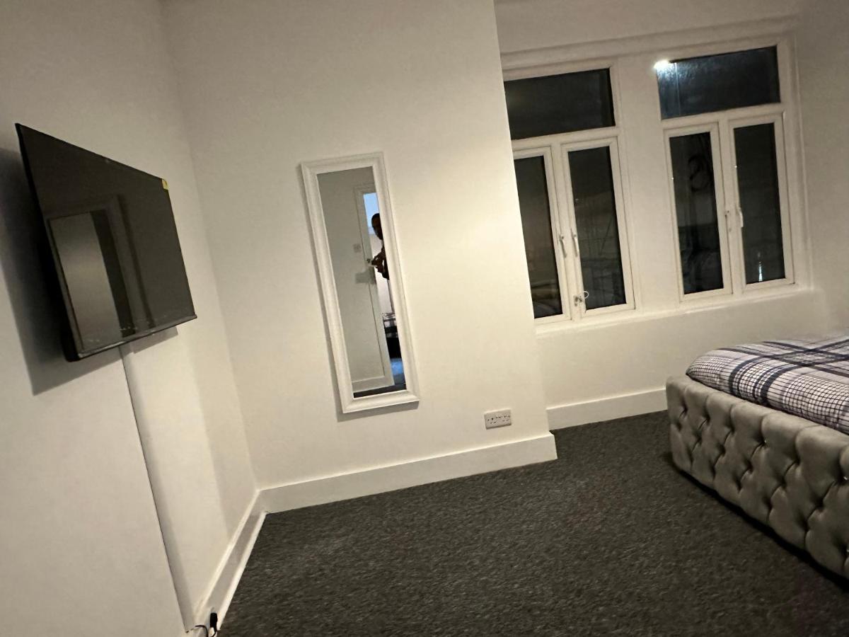 3 Bedroom House With Garden In Tottenham Ferienhaus