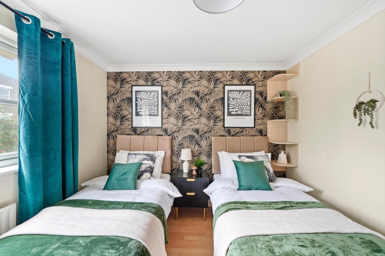 Holiday home Stunning Central 2 Bed Parking & Garden