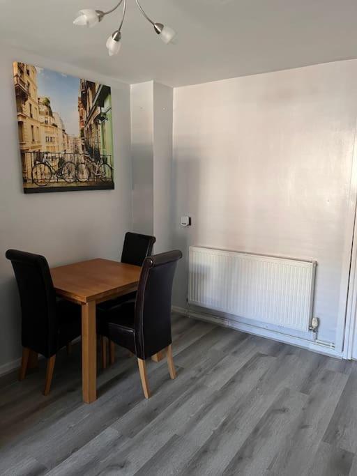 Spacious And Comfy Holiday home *