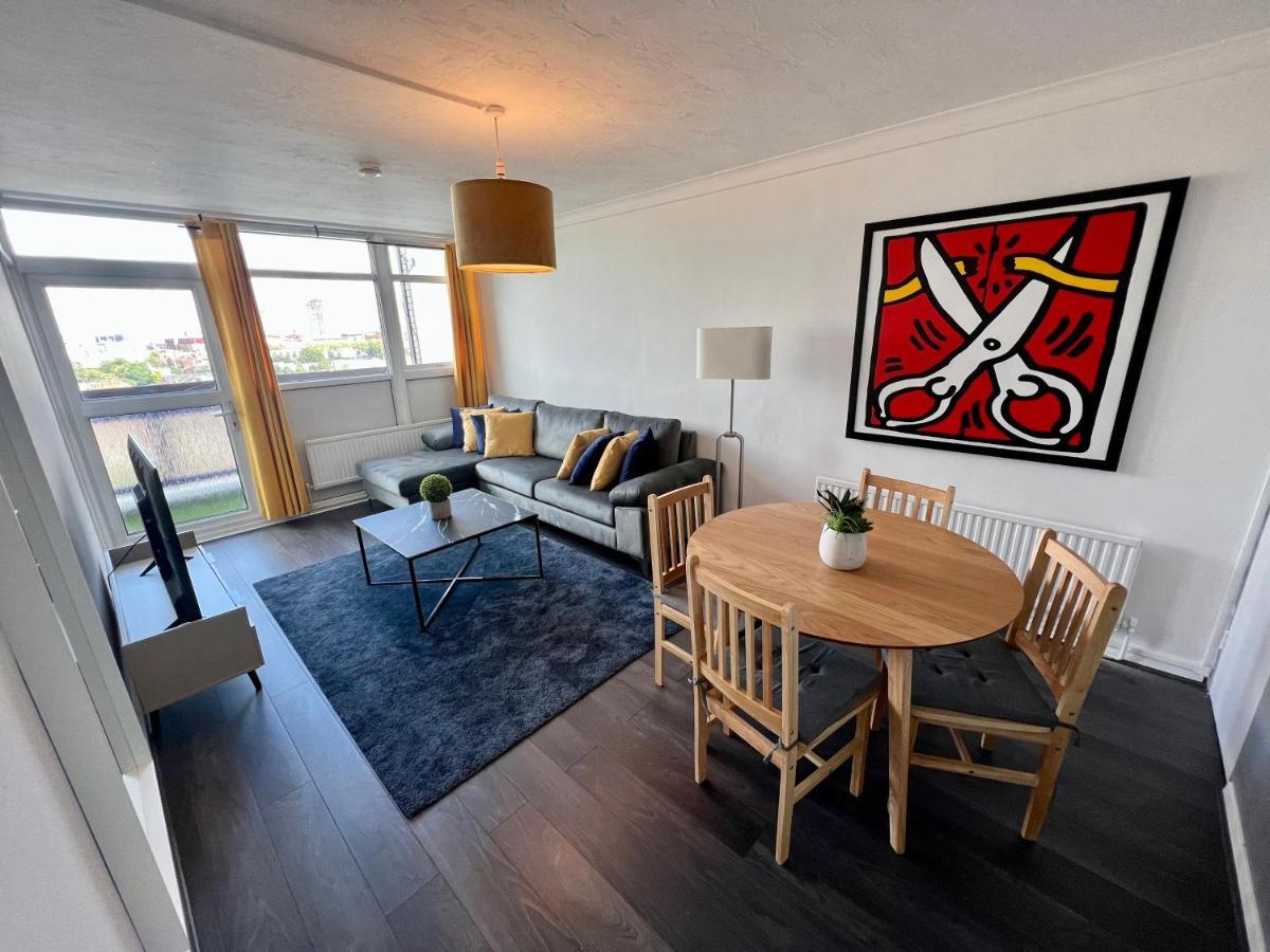 New Tower Bridge , Canada Water 2 Bedroom Flat With A View * London