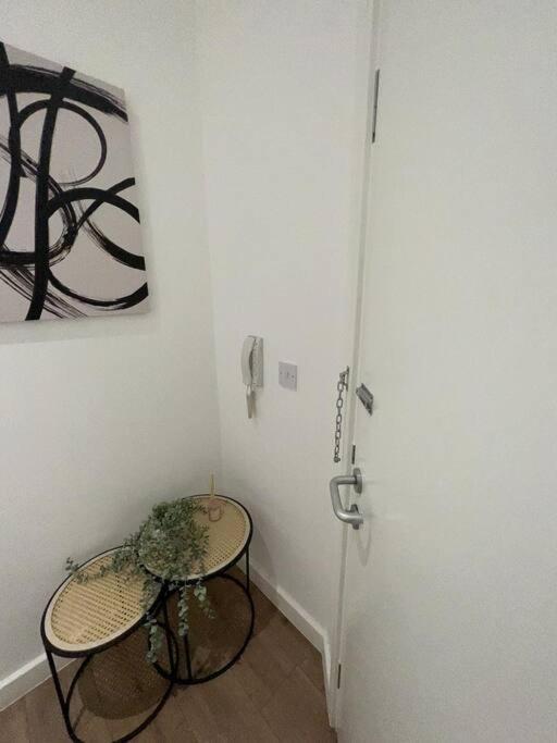 Cozy Studio In Dp118 Apartamento Londres