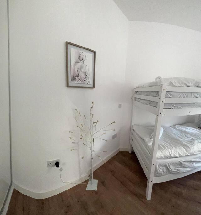 Cozy Studio In Dp118 Apartamento Londres