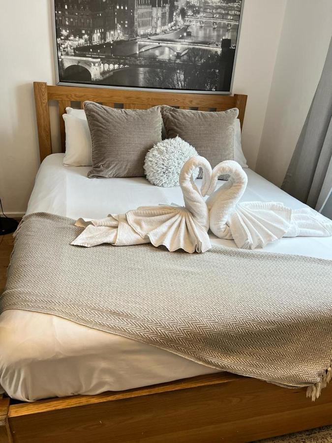 1 Bedroom In East Apartment