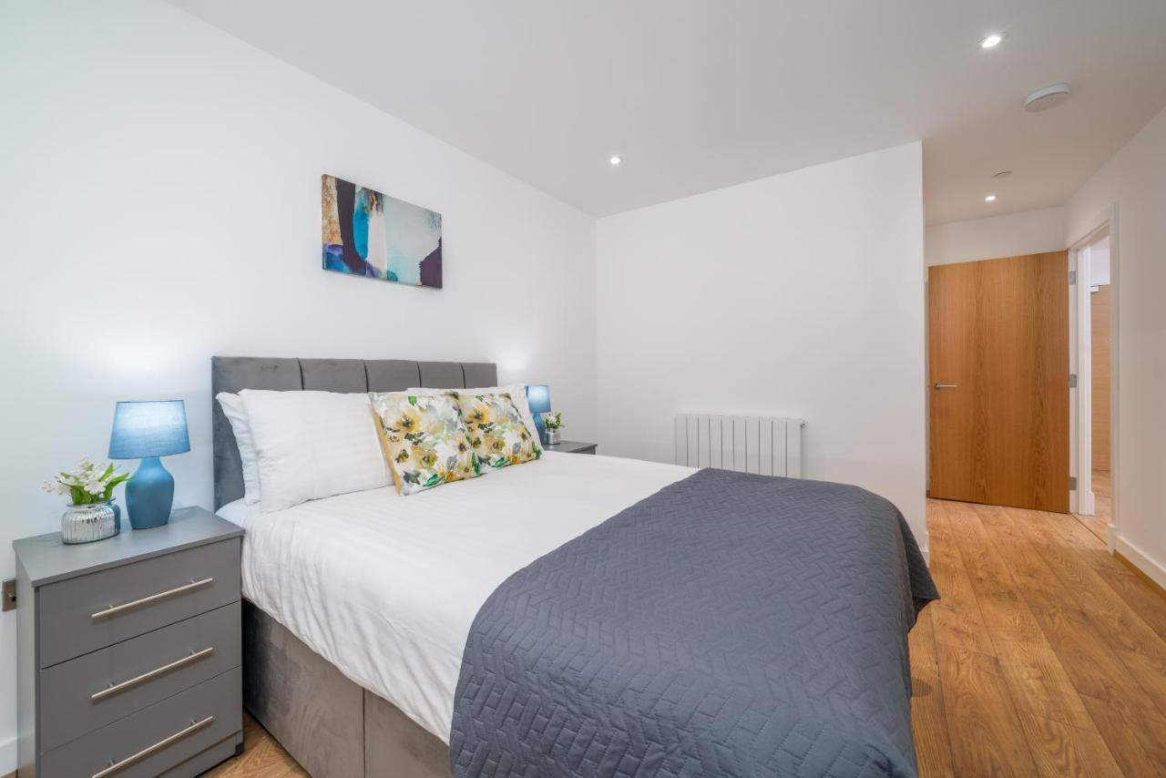 Apartment Skyvillion: Riverside With Views London