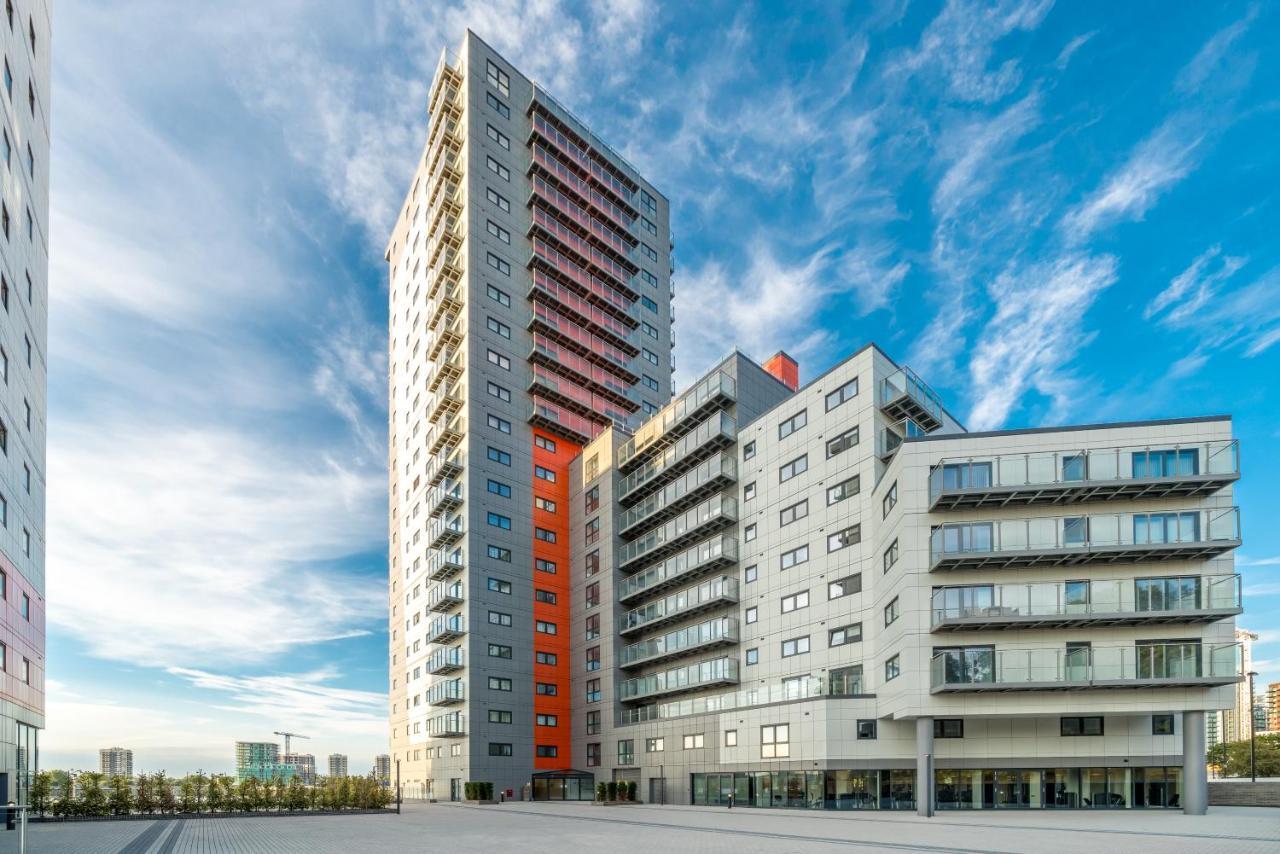 Skyvillion: Riverside With Views Apartment London