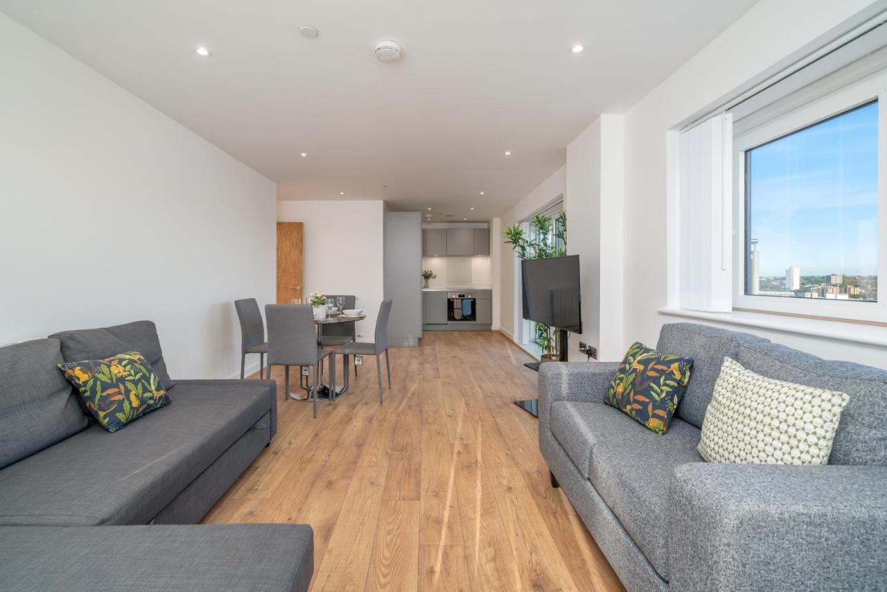 Skyvillion: Riverside With Views London