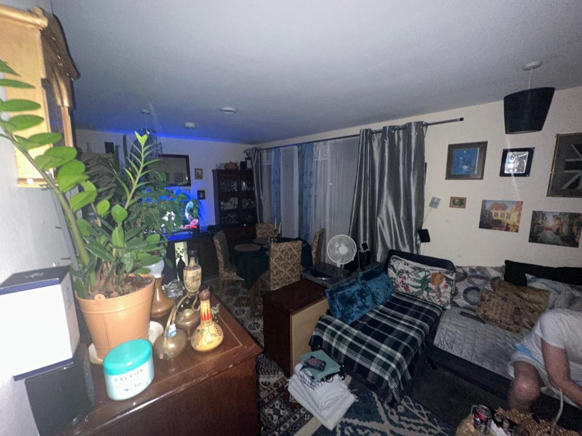 Private Room. In Zone 2 In Cousy Flat Homestay London