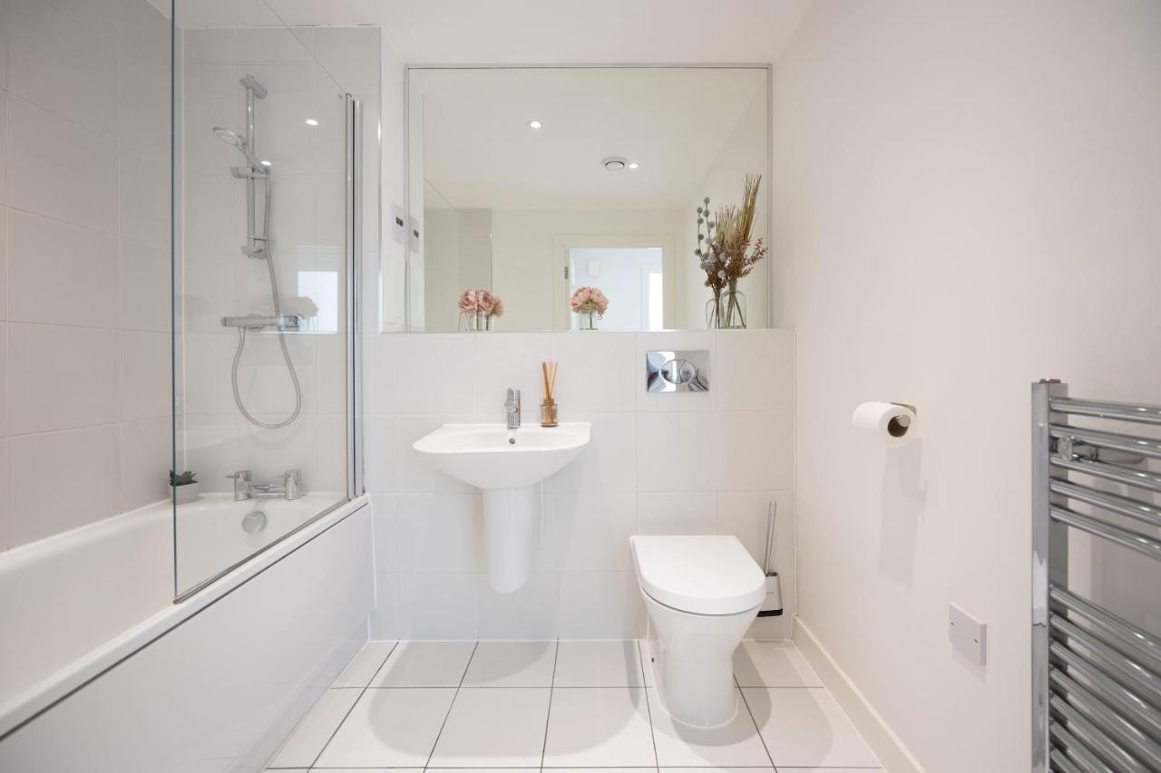 Contemporary 2-bedroom Apartment *