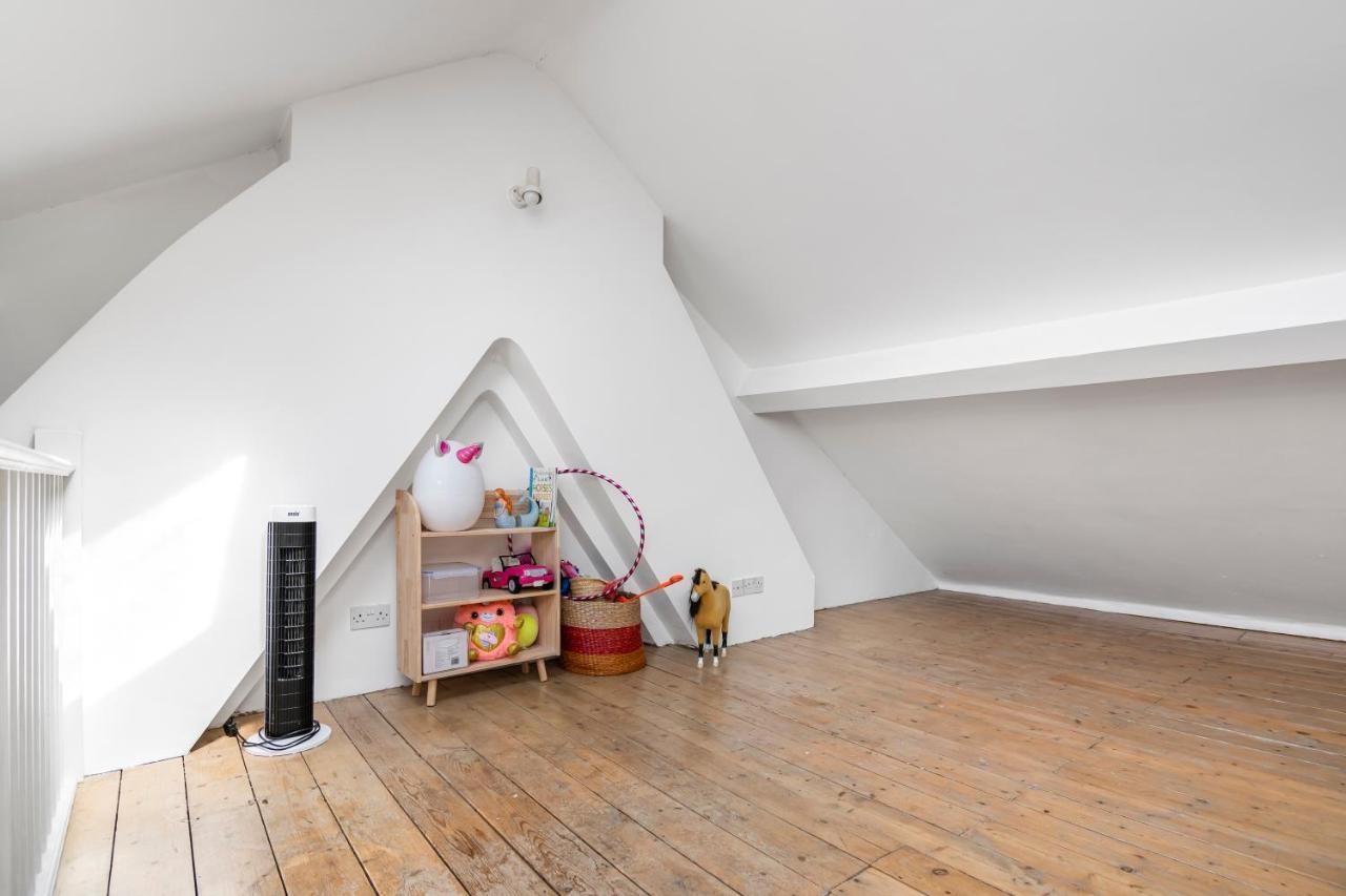 4 Bedroom Edwardian Family House Wgarden, Notting Hill *