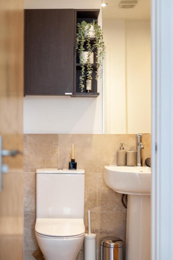 Arte Stays: Nordic Minimalist Flat Near Hackney Downs Apartment London