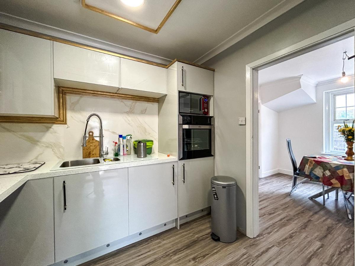 Spacious Double Bedroom In Shooters Hill *