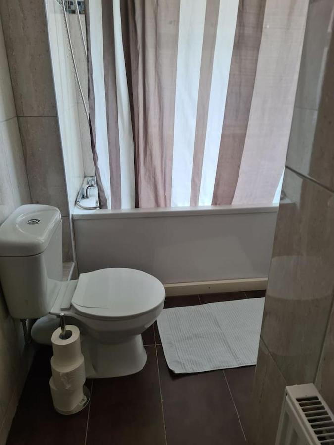 Tower Bridge Central: 4-bed House With Parking For 9 Casa de férias *