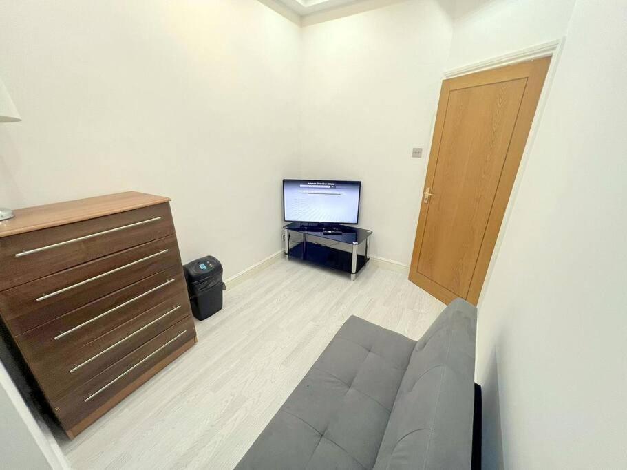 Apartment 2-bedroom In Tooting *