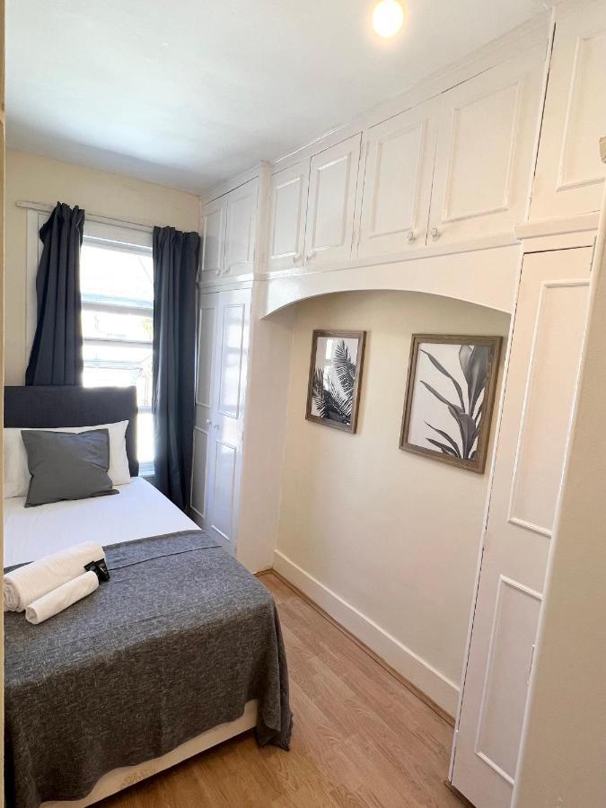 Stunning House In Homestay London