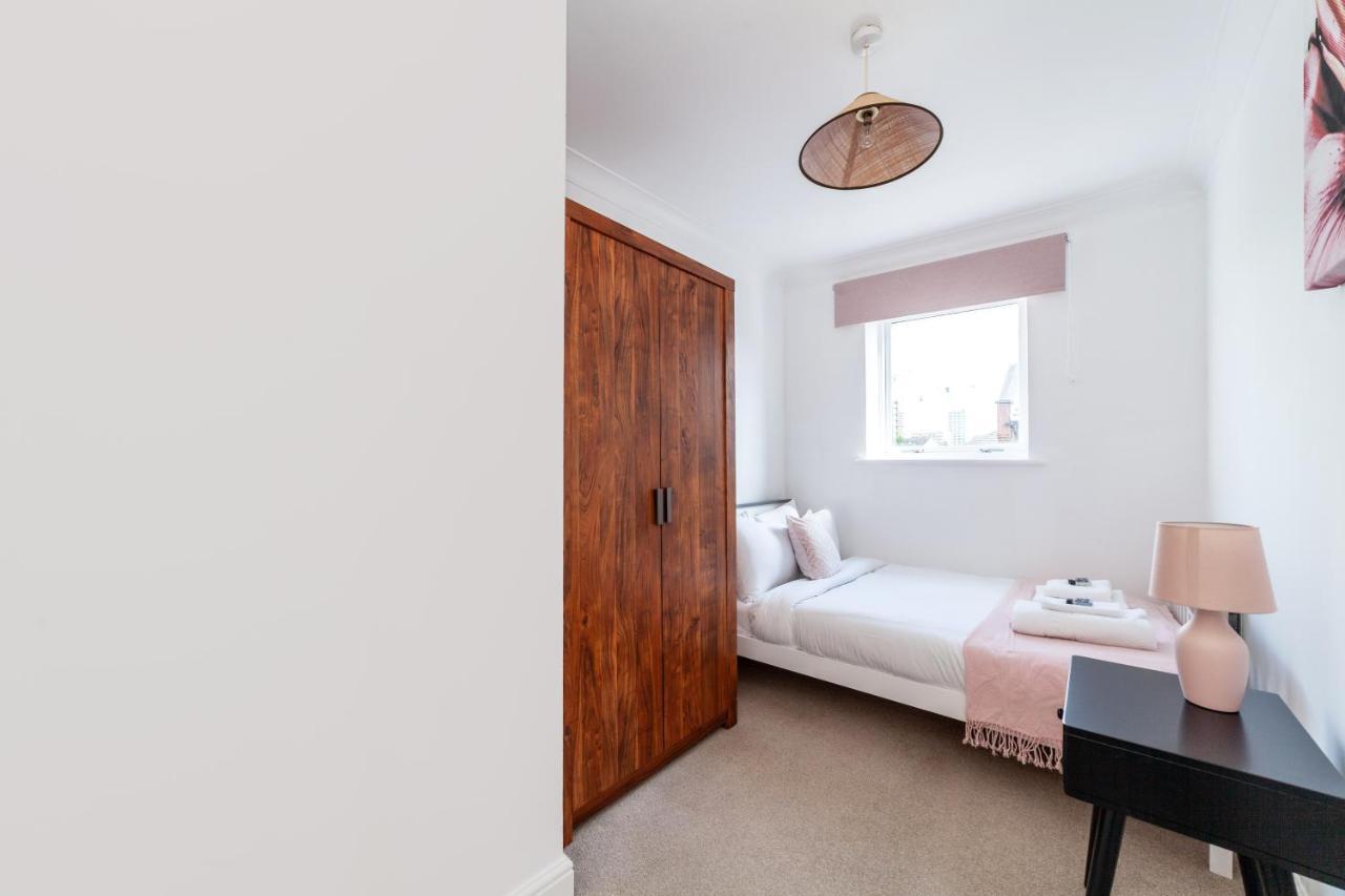 Apartment Newly Refurbished 2br Flat Near Excel Centre