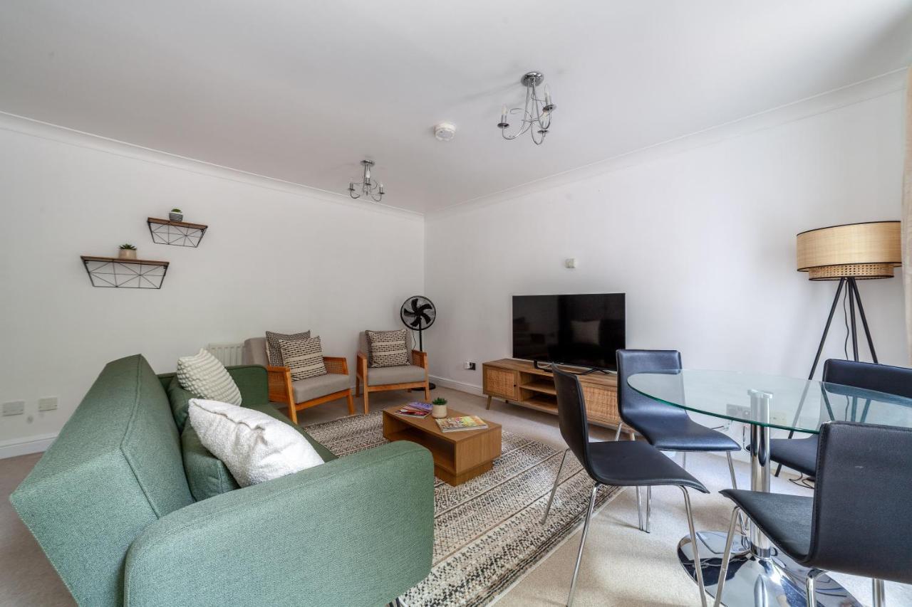 Apartment Newly Refurbished 2br Flat Near Excel Centre