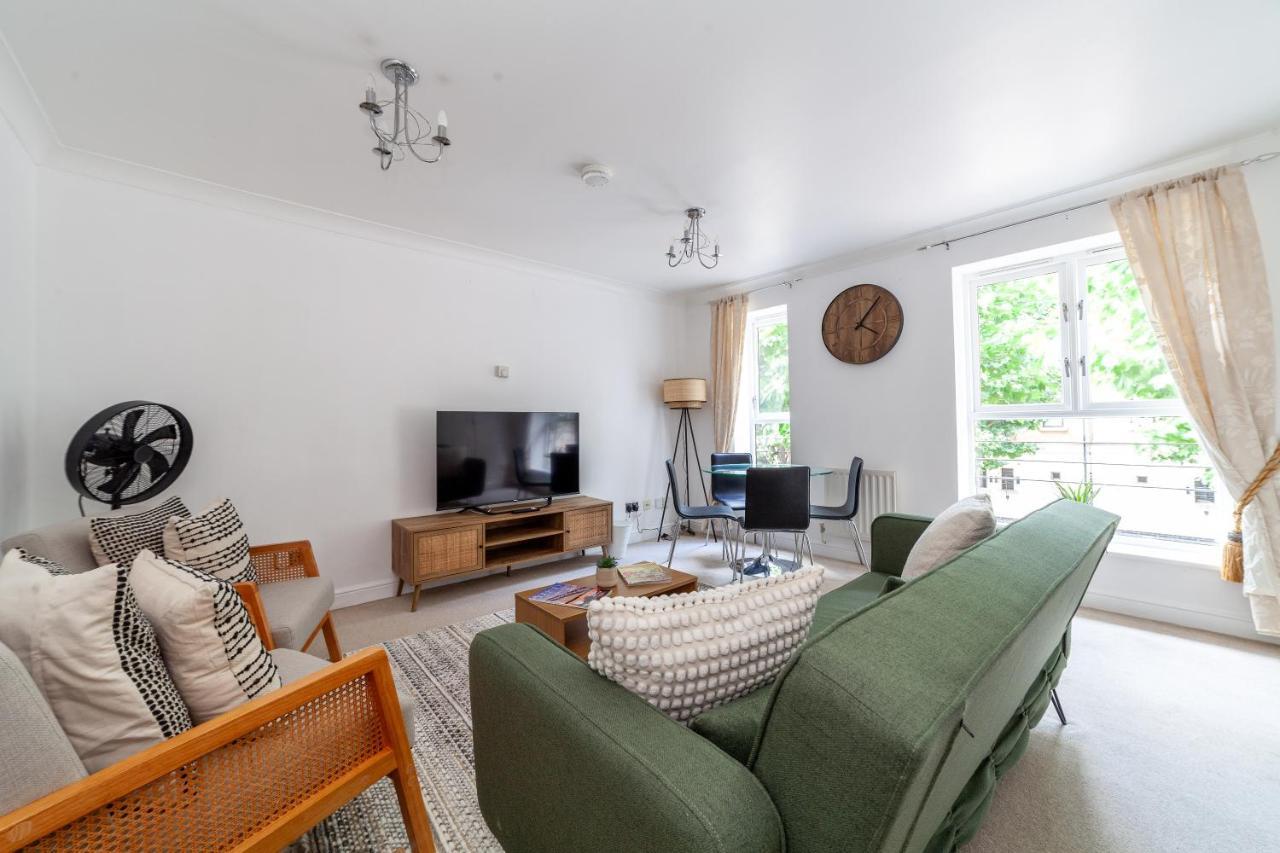 Apartment Newly Refurbished 2br Flat Near Excel Centre *