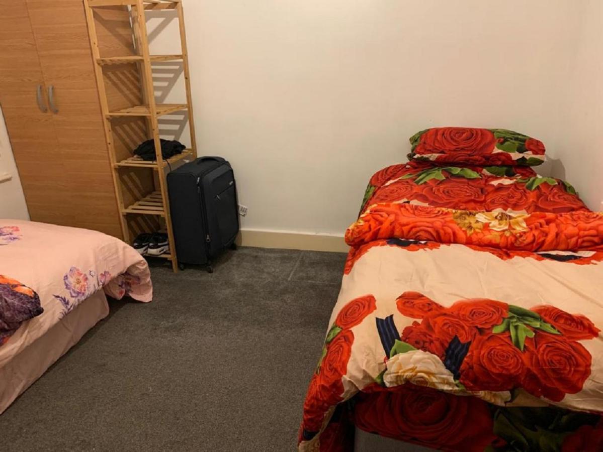 Guest house Luxury Extra Large Double Bedroom Near The St Street