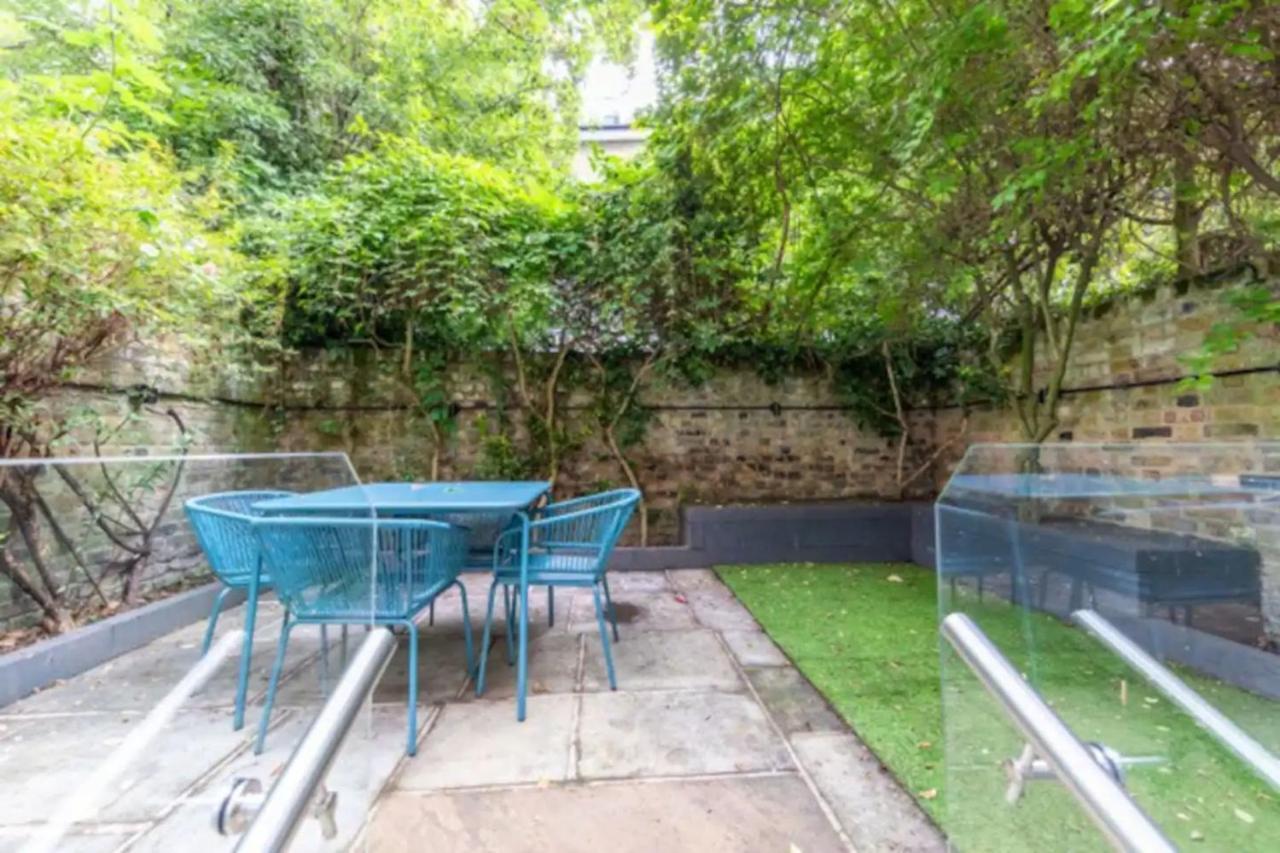 Beautifully Refurbished 2bd Flat - Earl's Court! London